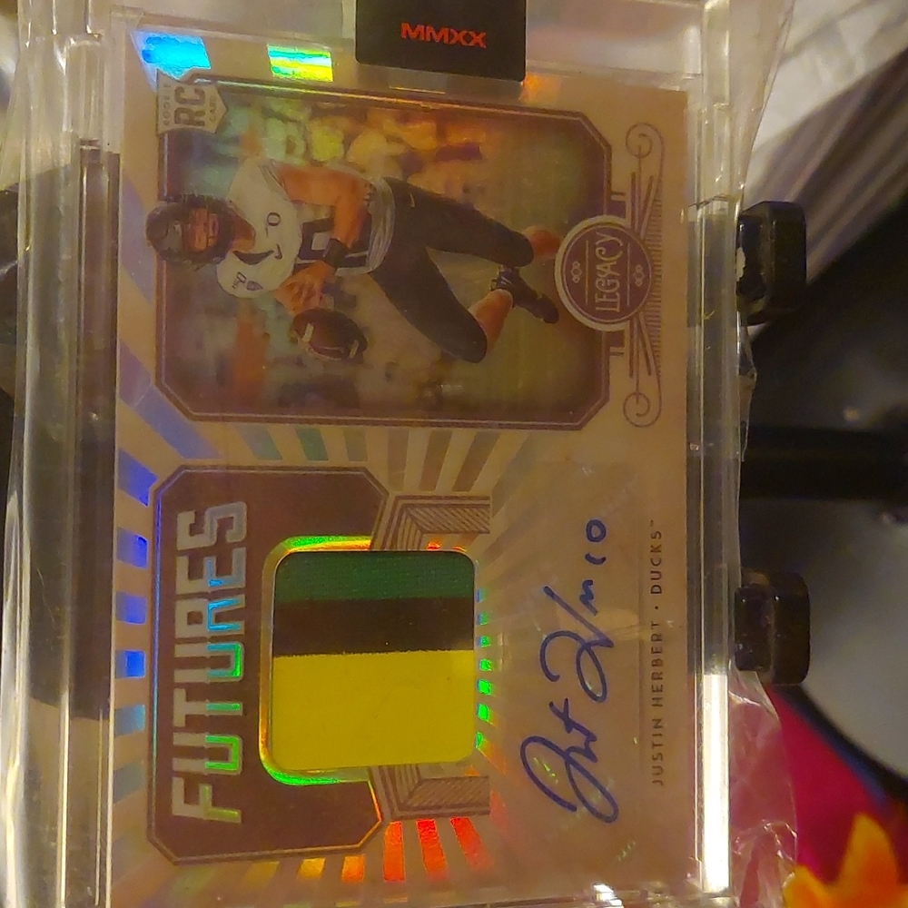 JUSTIN HERBERT ROOKIE PATCH AUTOGRAPHED NUMBERED RARE CARD